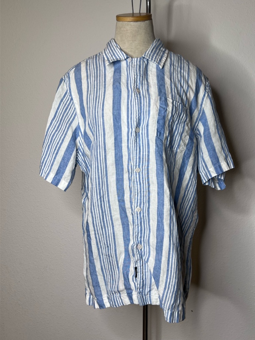 Todd Snyder Blue and White Striped Short-Sleeve Button-Down Shirt